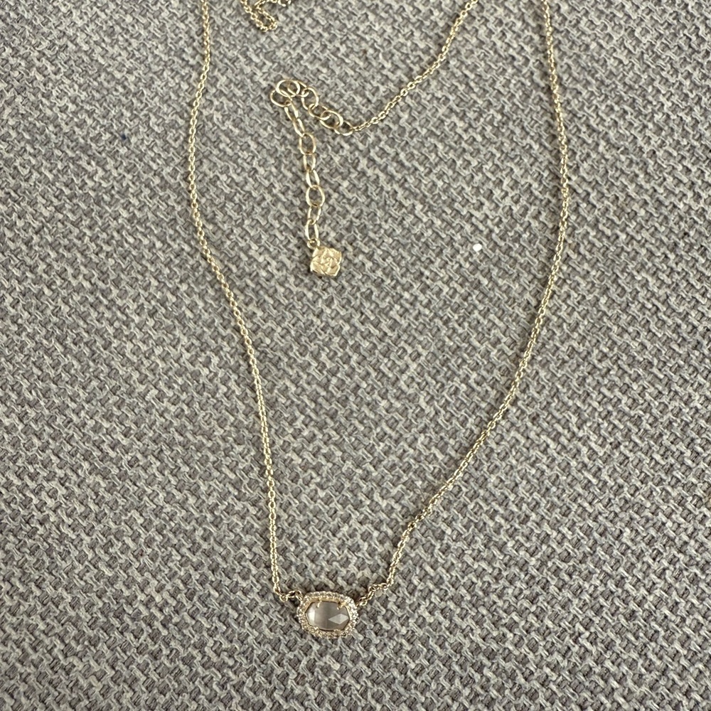 Kendra Scott Gold and Grey Necklace Elegant Jewelry
